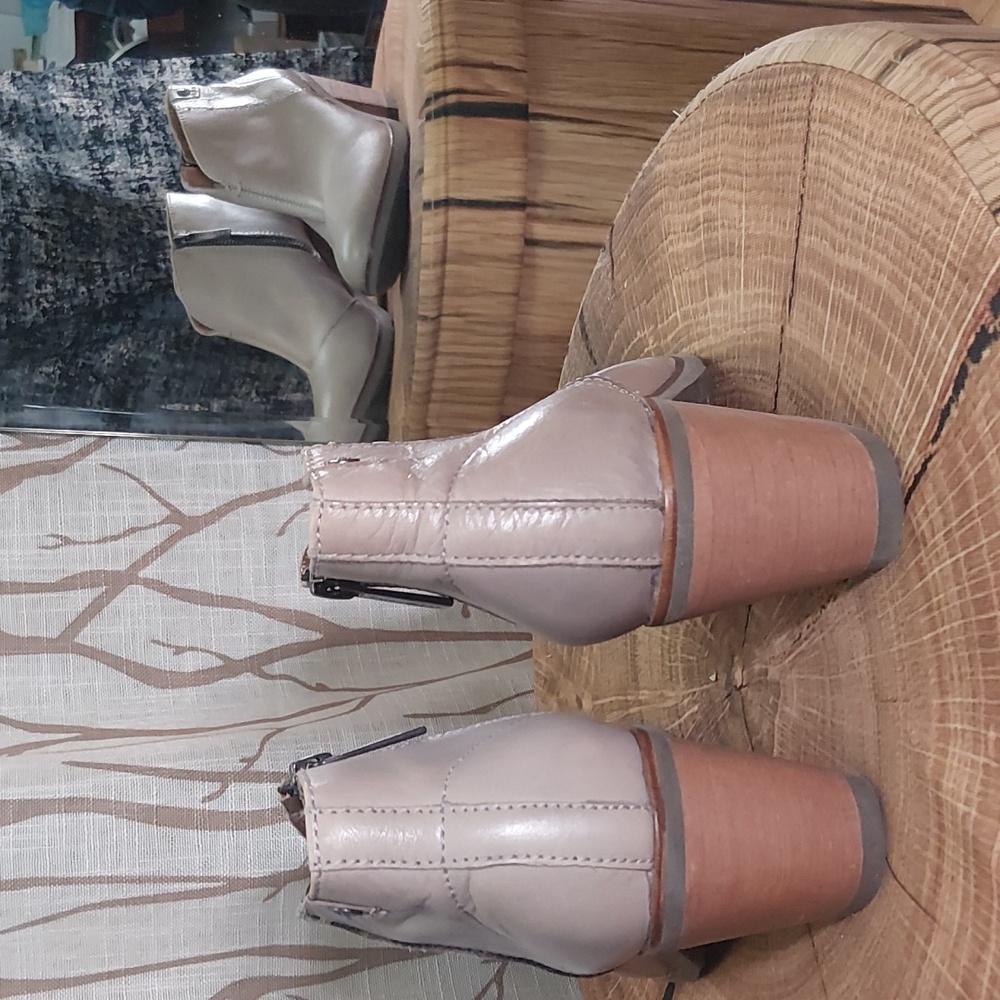 Bussola Light Gray Ankle Boots - Picture 4 of 8